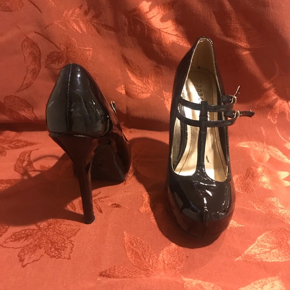 Black heels - Picture 1 of 1